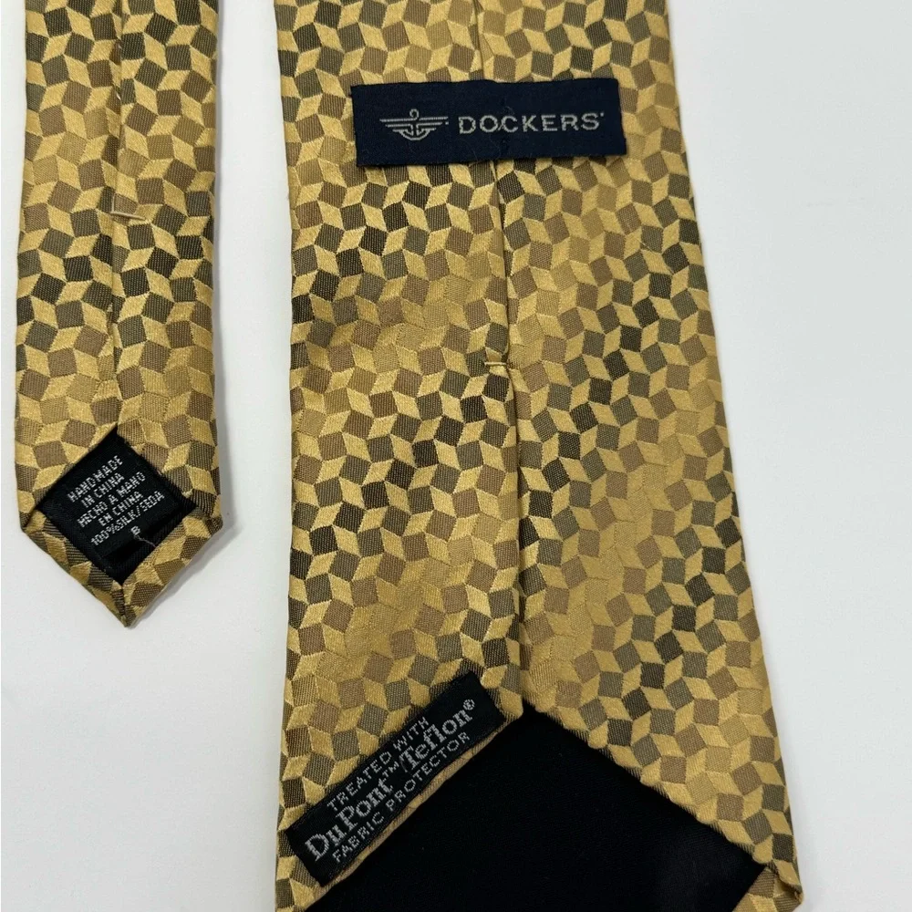 Dockers Silk Men's Necktie, tie, Teflon stain guard, geometric, formal, business
